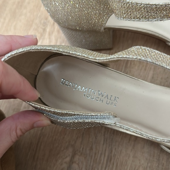 BENJAMIN WALK | Touch Ups Women's Foster Heeled Sandals - Picture 8 of 10